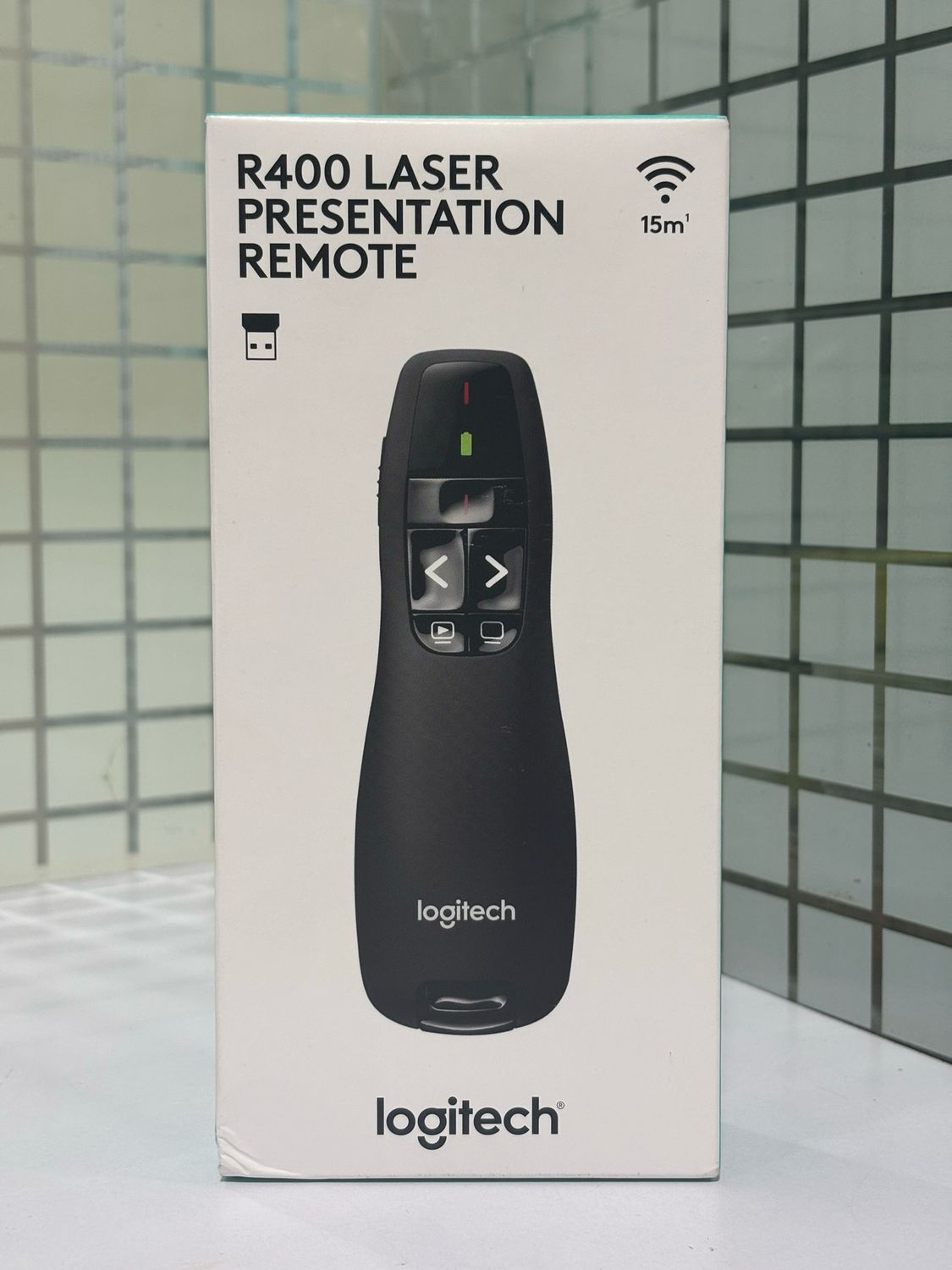 Logitech R400 Wireless Presenter remote